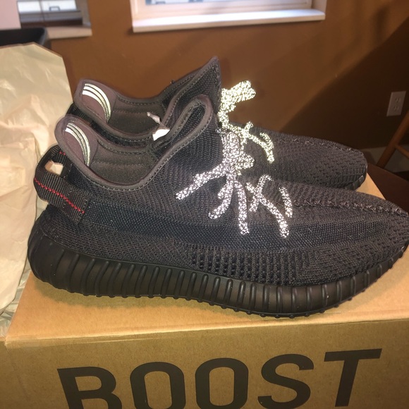 Yeezy 350 boost V2 triple black - Picture 2 of 6